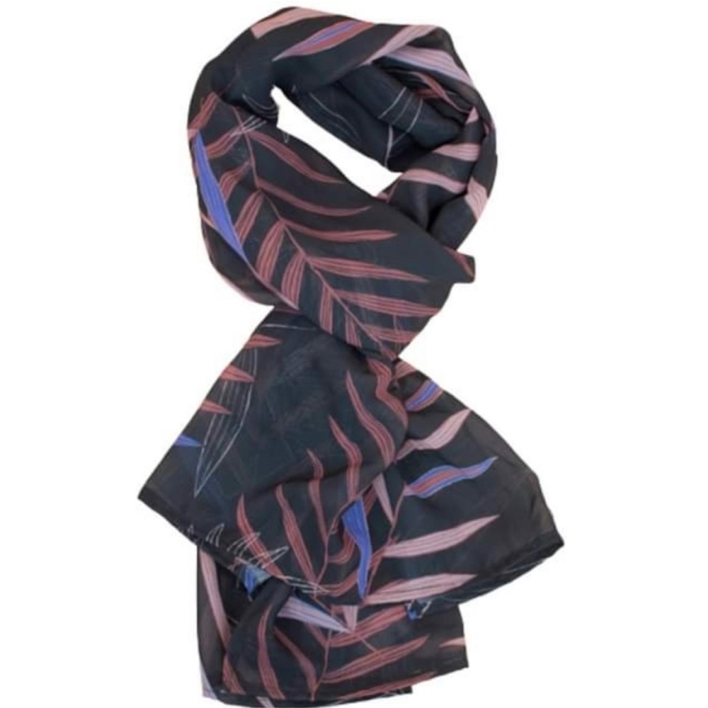 Sseko Scarf in Bwindi